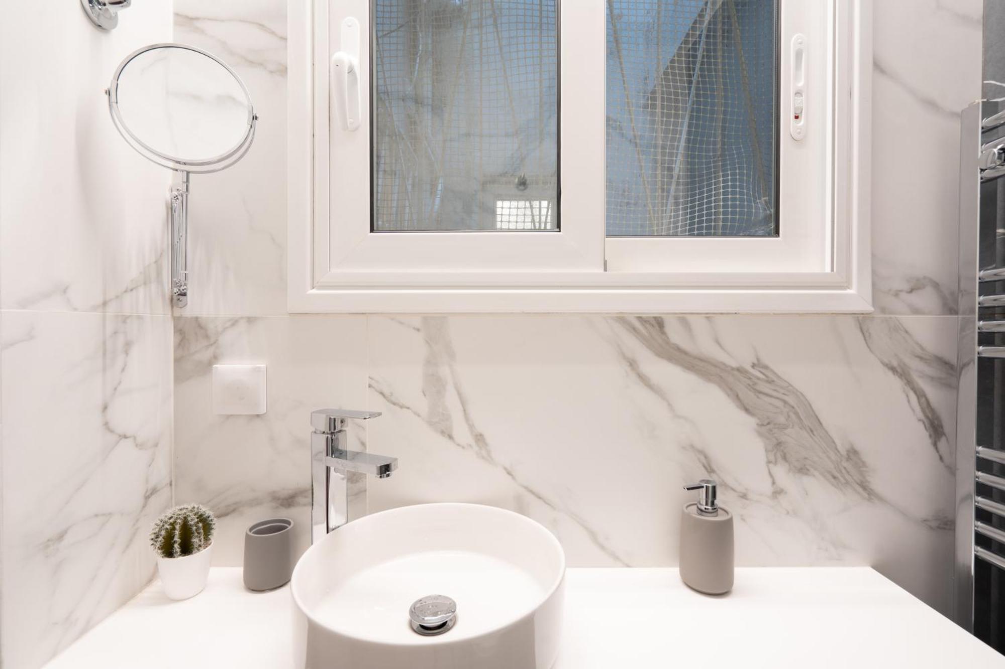 Exclusive And Deluxe Apartment In Athens City エクステリア 写真